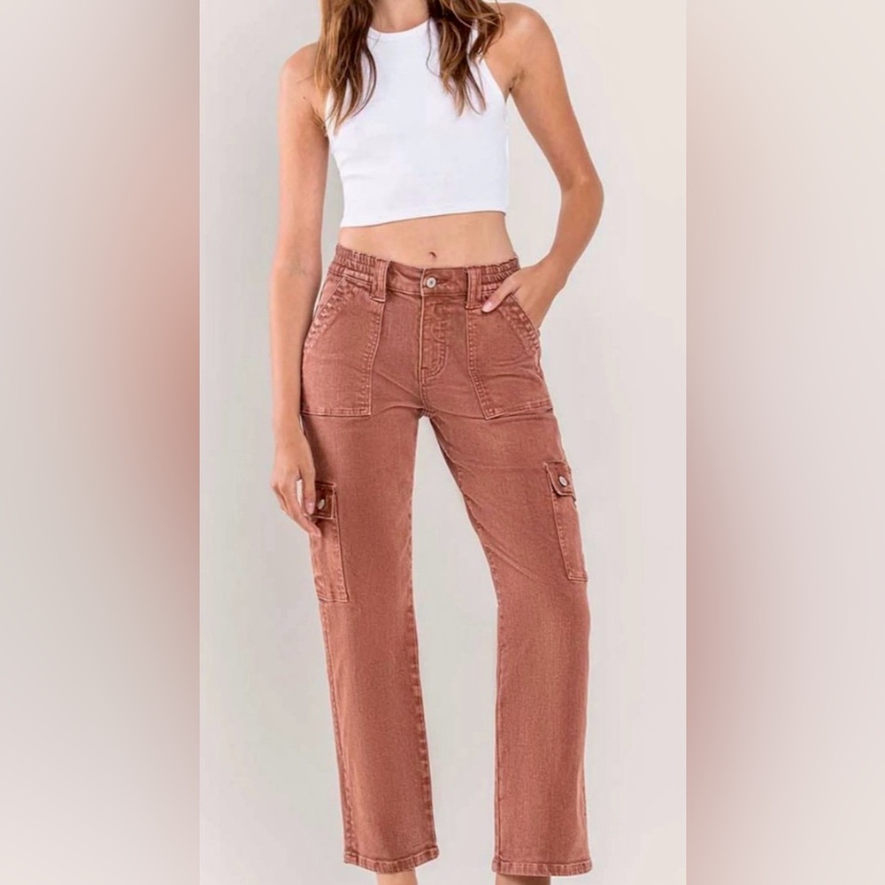 NWT Vervet Cargo Jeans Size 9/29 color is Brick. They are gorgeous!